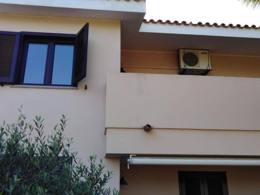 Villa Panoramica Immersa Nel Verde Porto Pino Kültér fotó