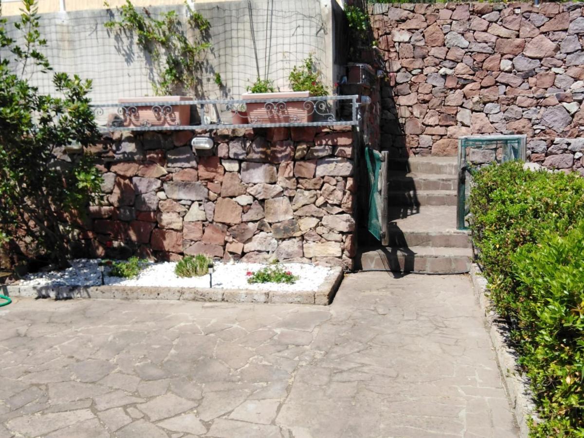 Villa Panoramica Immersa Nel Verde Porto Pino Kültér fotó