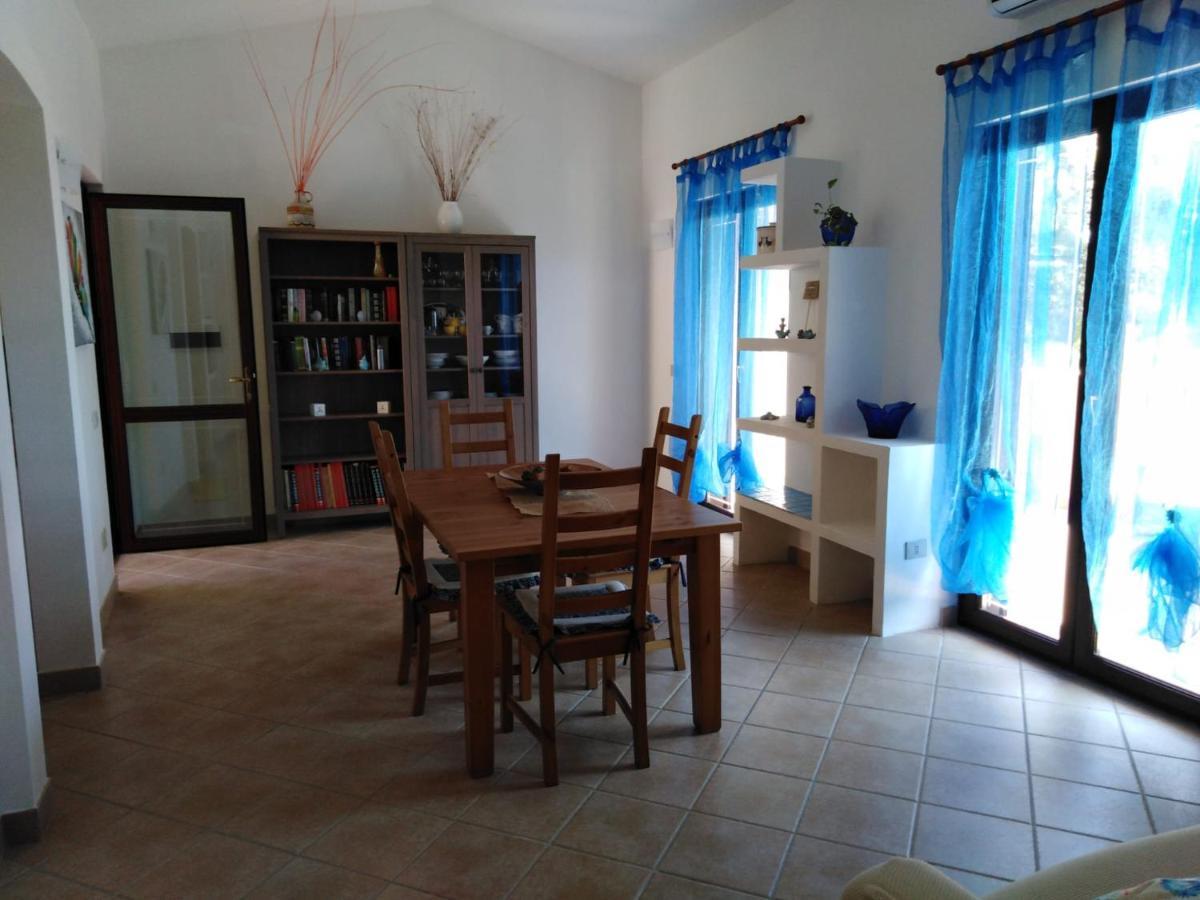 Villa Panoramica Immersa Nel Verde Porto Pino Kültér fotó