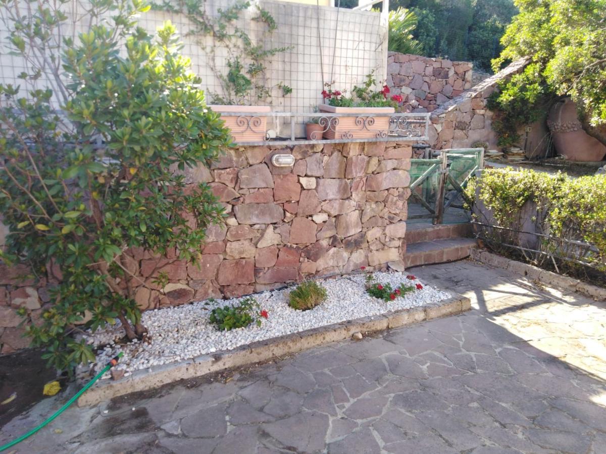 Villa Panoramica Immersa Nel Verde Porto Pino Kültér fotó