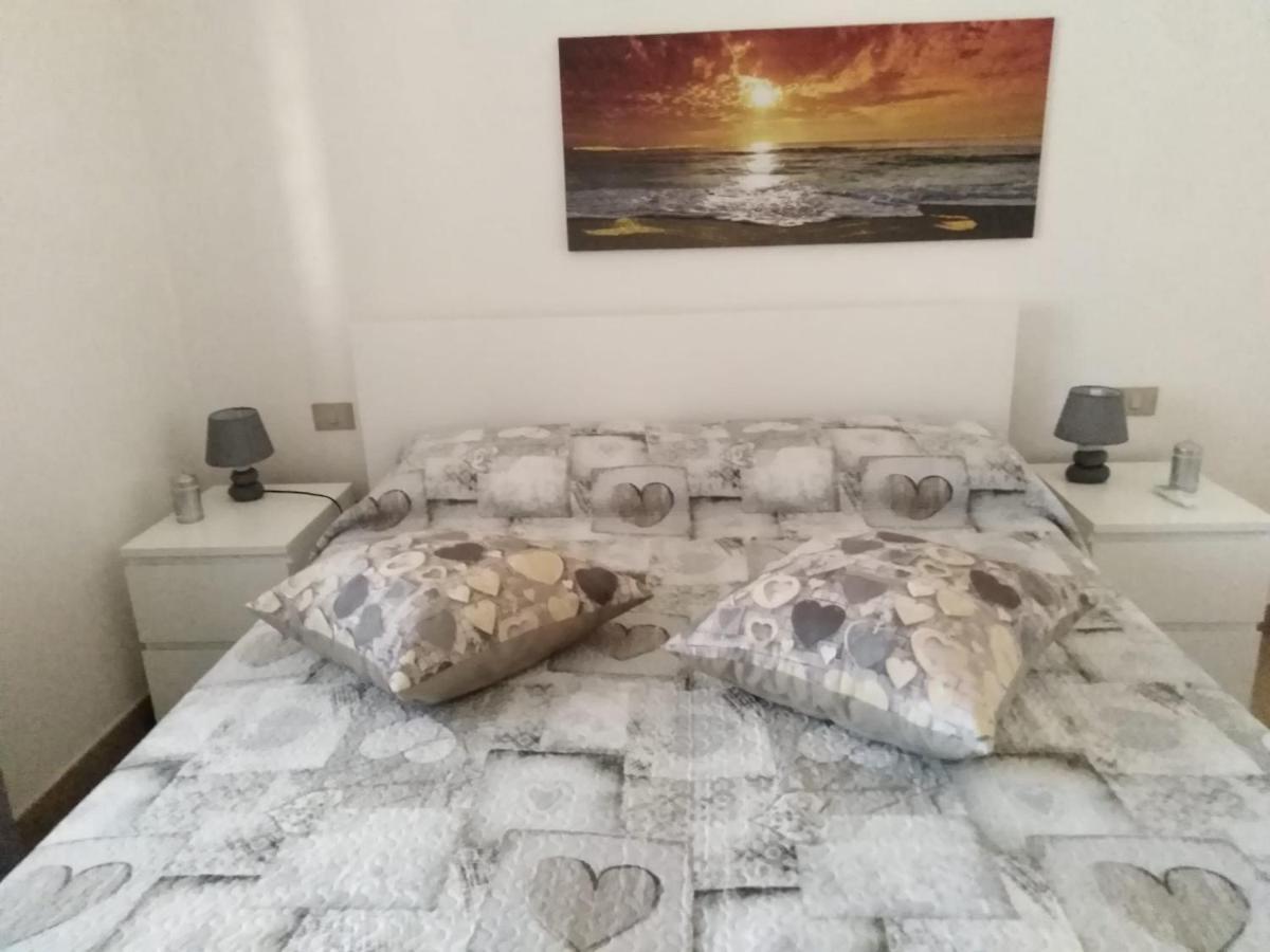 Villa Panoramica Immersa Nel Verde Porto Pino Kültér fotó